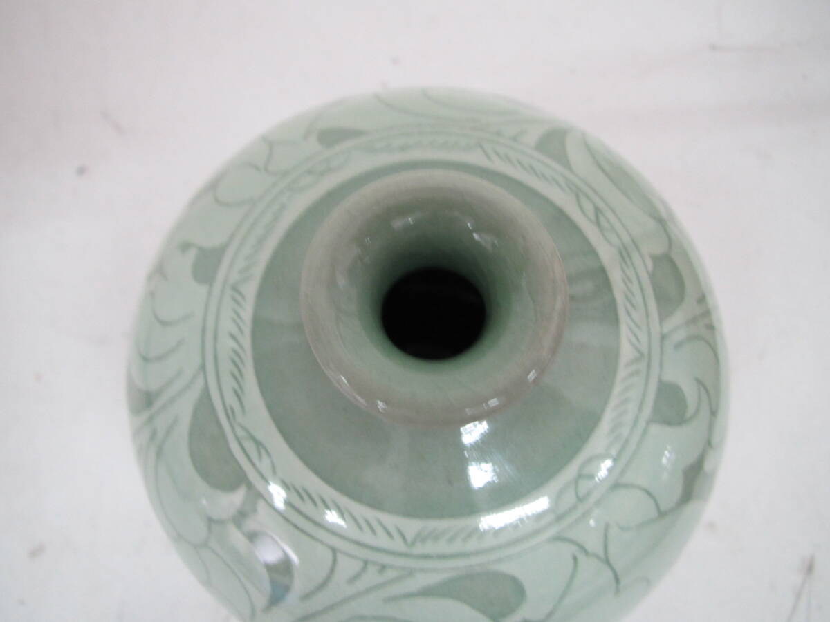 韓国陶窯 京谷 青磁 花草文 花器 花瓶 一輪挿し 高さ10.5cmの画像4