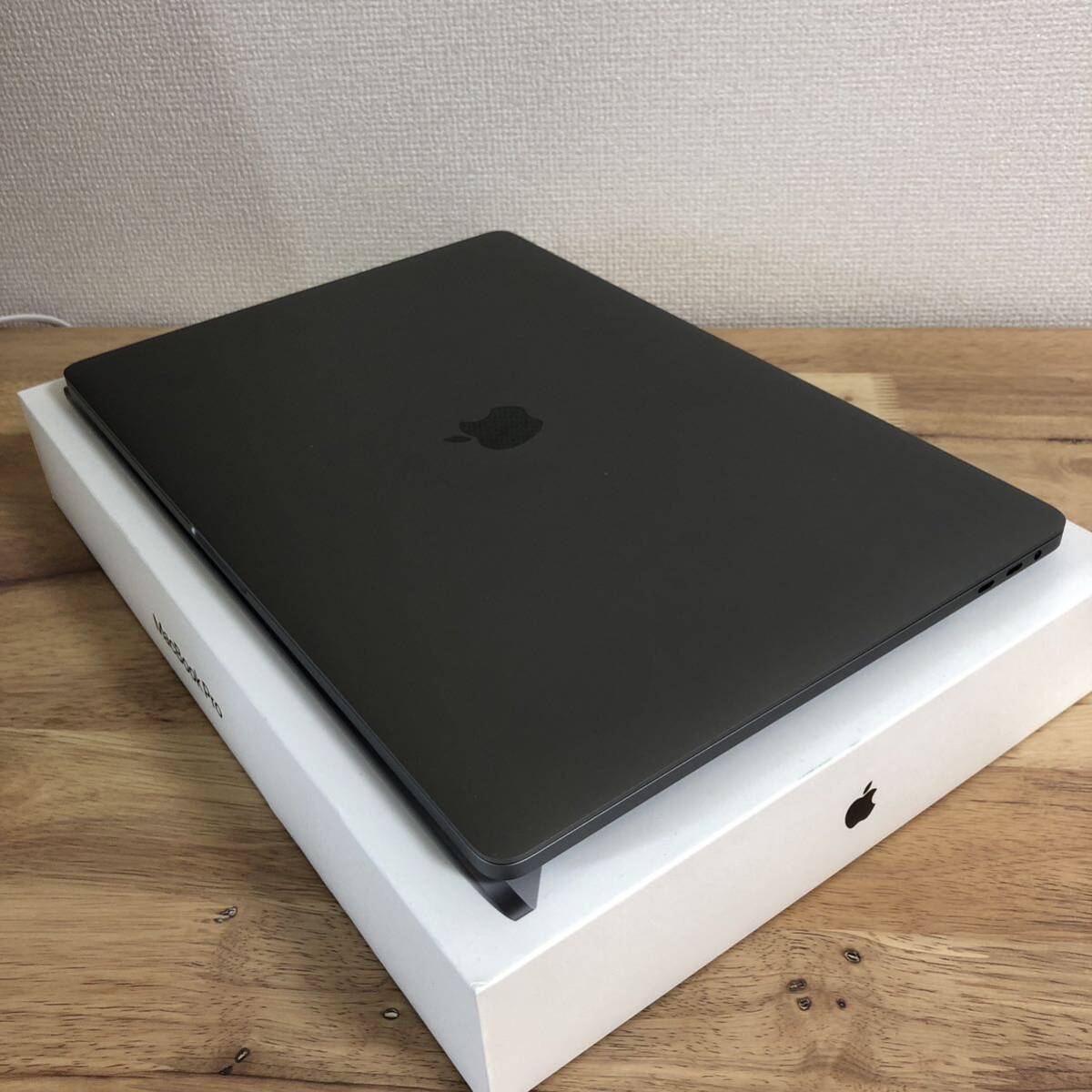 【1円〜】MacBook Pro 2019 16インチ スペースグレイ i9_画像3