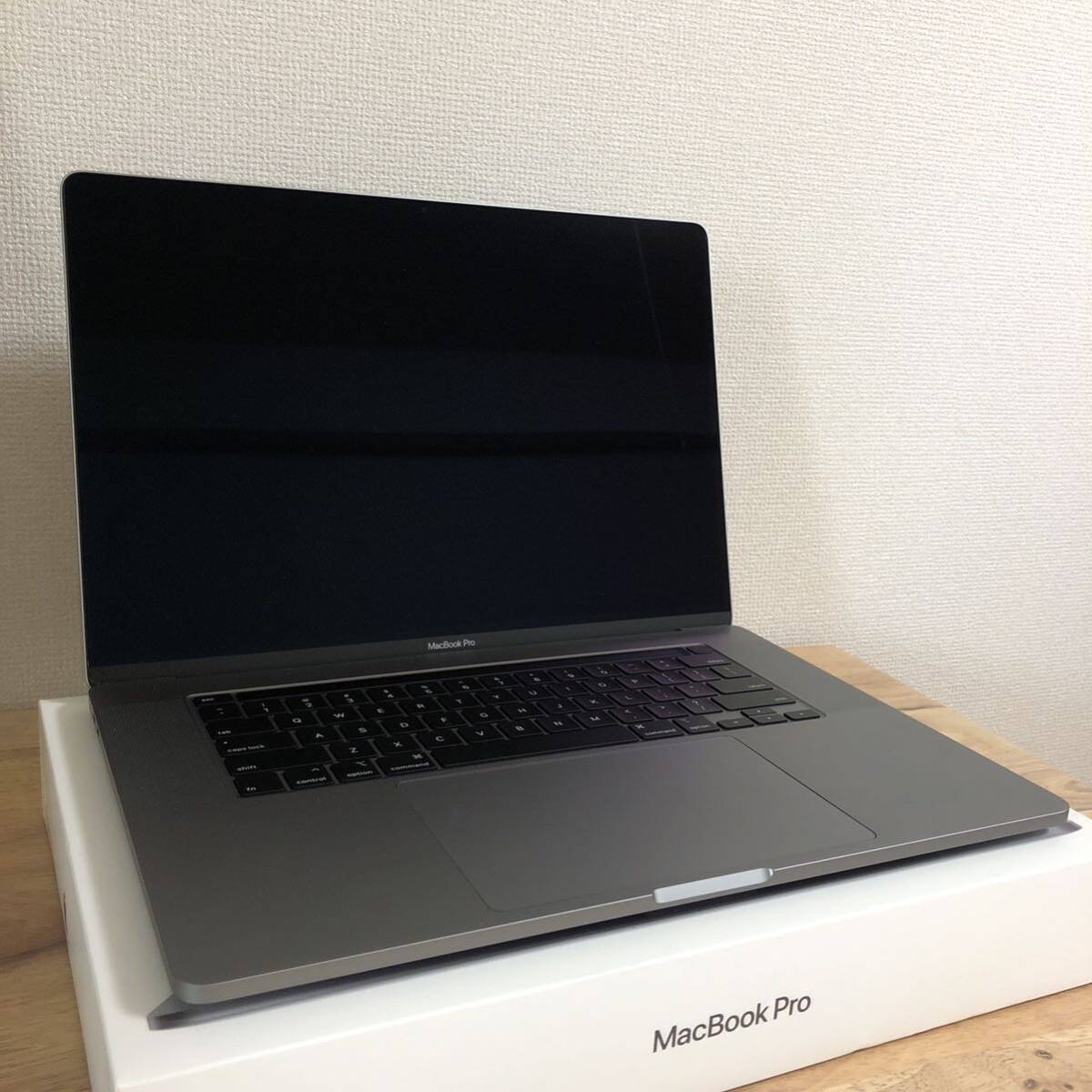 【1円〜】MacBook Pro 2019 16インチ スペースグレイ i9_画像1