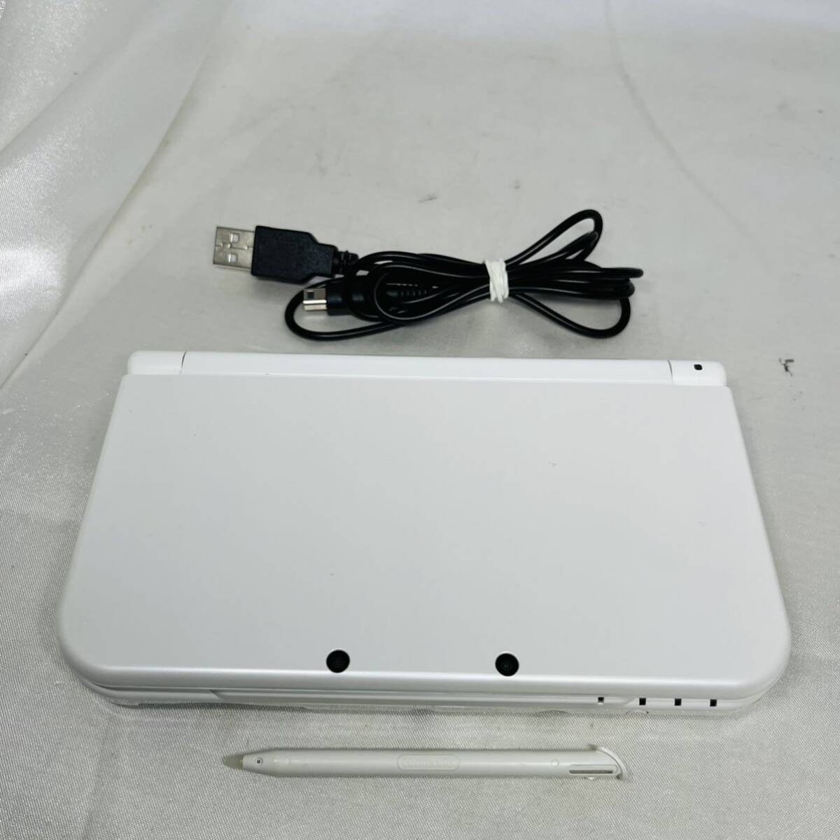 ★1円～ 美品 動作確認済 New NINTENDO 3DSLL 本体 パールホワイト 任天堂 送料全国520円 ニンテンドー Pearl Whiteの画像1