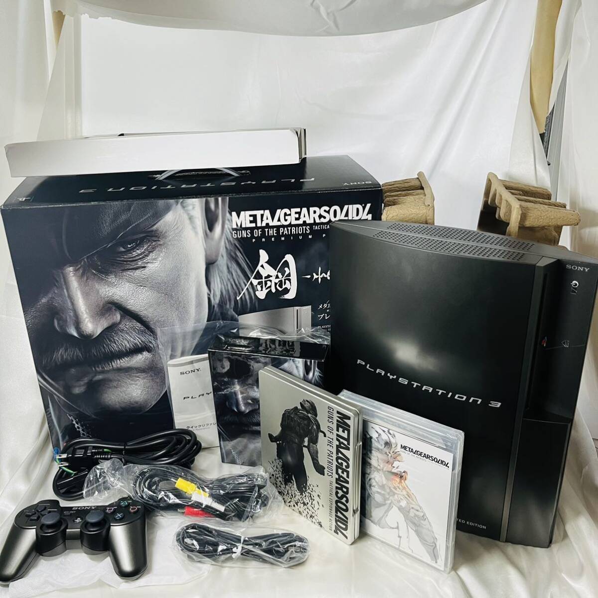 ★1円～ 美品 限定 動作品 SONY PS3 CECHH00 MG 40GB 本体 メタルギアソリッド4 プレミアムパック METAL GEAR SOLID GUNS OF THE PATRIOTSの画像1