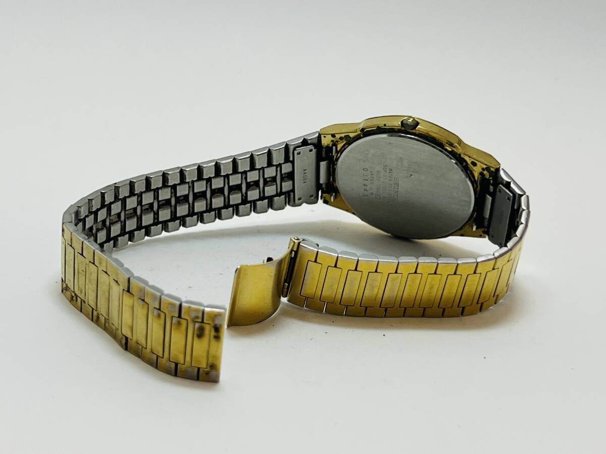 動作未確認　SEIKO セイコー メンズ　腕時計　6030-7060　ゴールドカラー　クオーツ_画像4