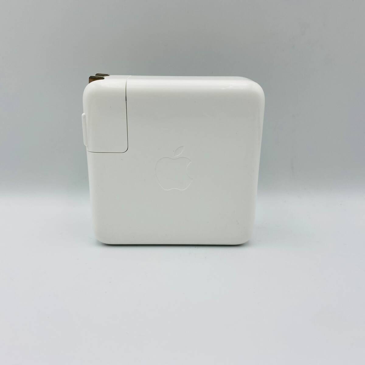 ♪A78295:Apple USB-C Power Adapter ACアダプター A1947 61W 中古の画像1