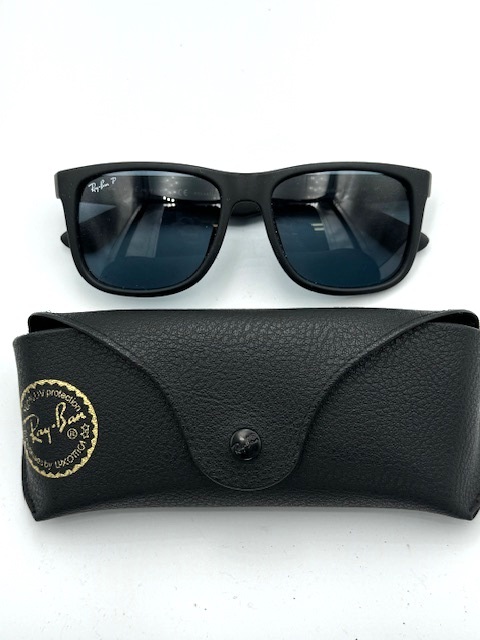 ●A78962:Ray-Ban レイバン ブラックサングラス ケースあり RB4165-F JUSTIN 622/2V 54/17 140 3P ジャンク品の画像1