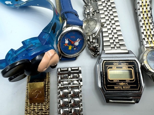 ●A78157:腕時計 大量 セット19本 ポールスミス/LEONARD/キャラクター系 まとめ売り 不動品 メンズ レディース_画像8