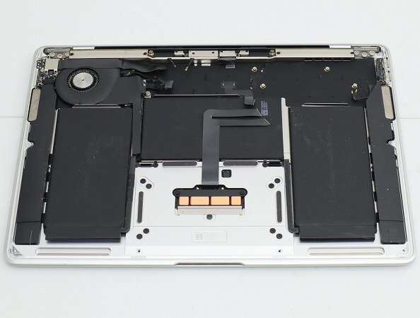 【1円スタート】Apple MacBook Air Retina 13インチ 2019 シルバー 2560x1600 A1932 EMC3184 ロジックボード欠品の画像7