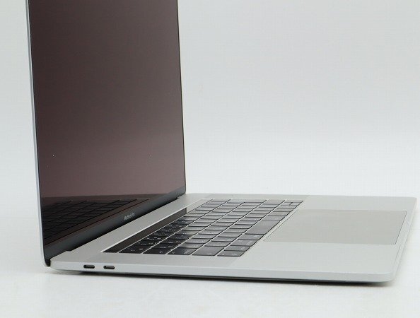 【1円スタート】Apple MacBook Pro 15インチ 2018 シルバー 2880x1800 A1990 EMC3215 ロジックボード欠品_画像5