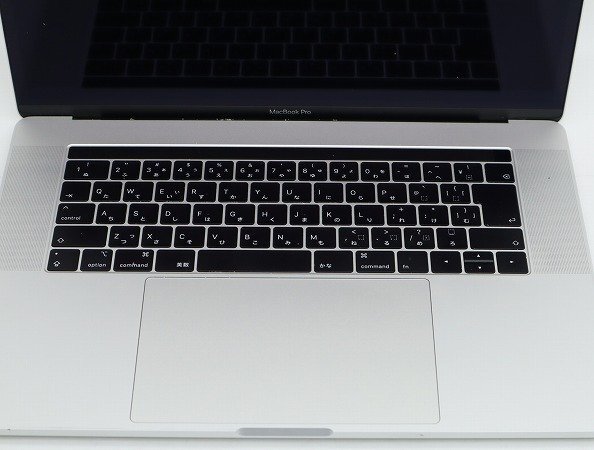 【1円スタート】Apple MacBook Pro 15インチ 2018 シルバー 2880x1800 A1990 EMC3215 ロジックボード欠品_画像2