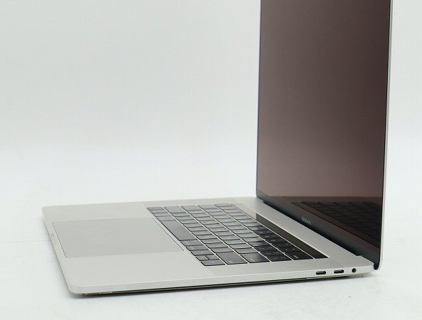 【1円スタート】Apple MacBook Pro 15インチ 2019 シルバー 2880x1800 A1990 EMC3359 ロジックボード欠品_画像4