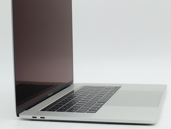 【1円スタート】Apple MacBook Pro 15インチ 2018 シルバー 2880x1800 A1990 EMC3215 ロジックボード欠品_画像5