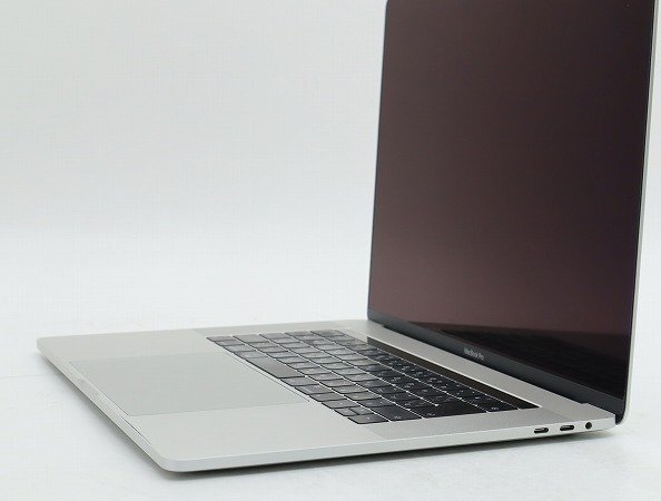 【1円スタート】Apple MacBook Pro 15インチ 2018 シルバー 2880x1800 A1990 EMC3215 ロジックボード欠品_画像4