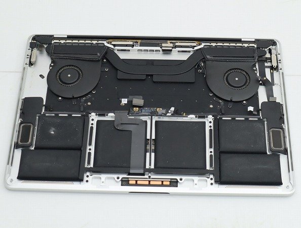【1円スタート】Apple MacBook Pro 15インチ 2016 シルバー 2880x1800 A1707 EMC3072 ロジックボード欠品の画像7