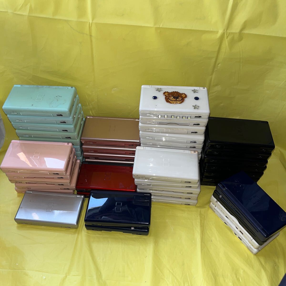 Nintendo DS Lite/ニンテンドーDSライト　本体　50台　USG-001 ジャンク扱い　まとめて　業者向け　任天堂　まとめ　①_画像1