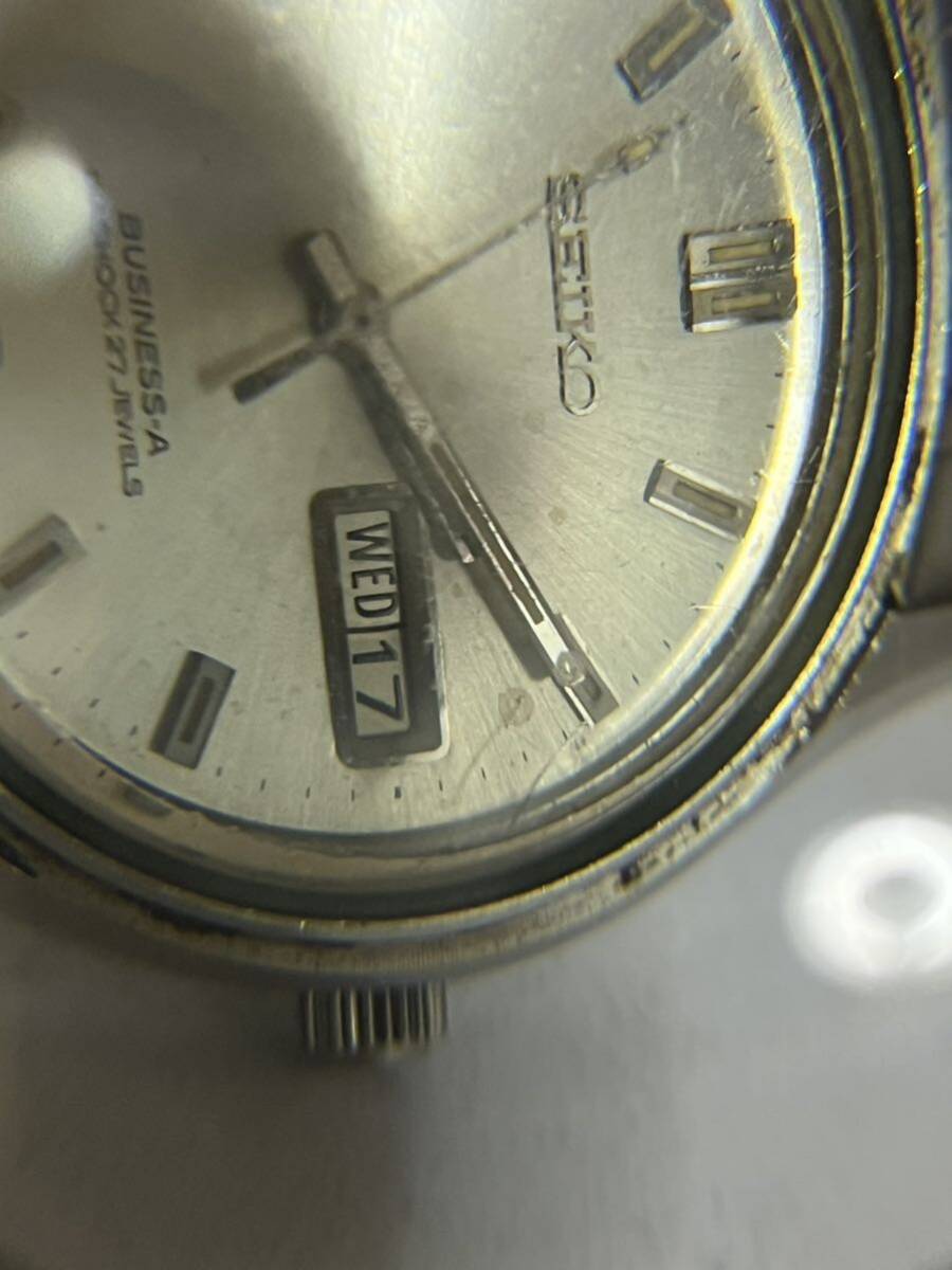 SEIKO セイコー 自動巻 8346-9000 ビジネスエース 27石 デイデイト シルバー文字盤 メンズ腕時計 稼動品 中古品 純正ベルト ジャンク扱いの画像5