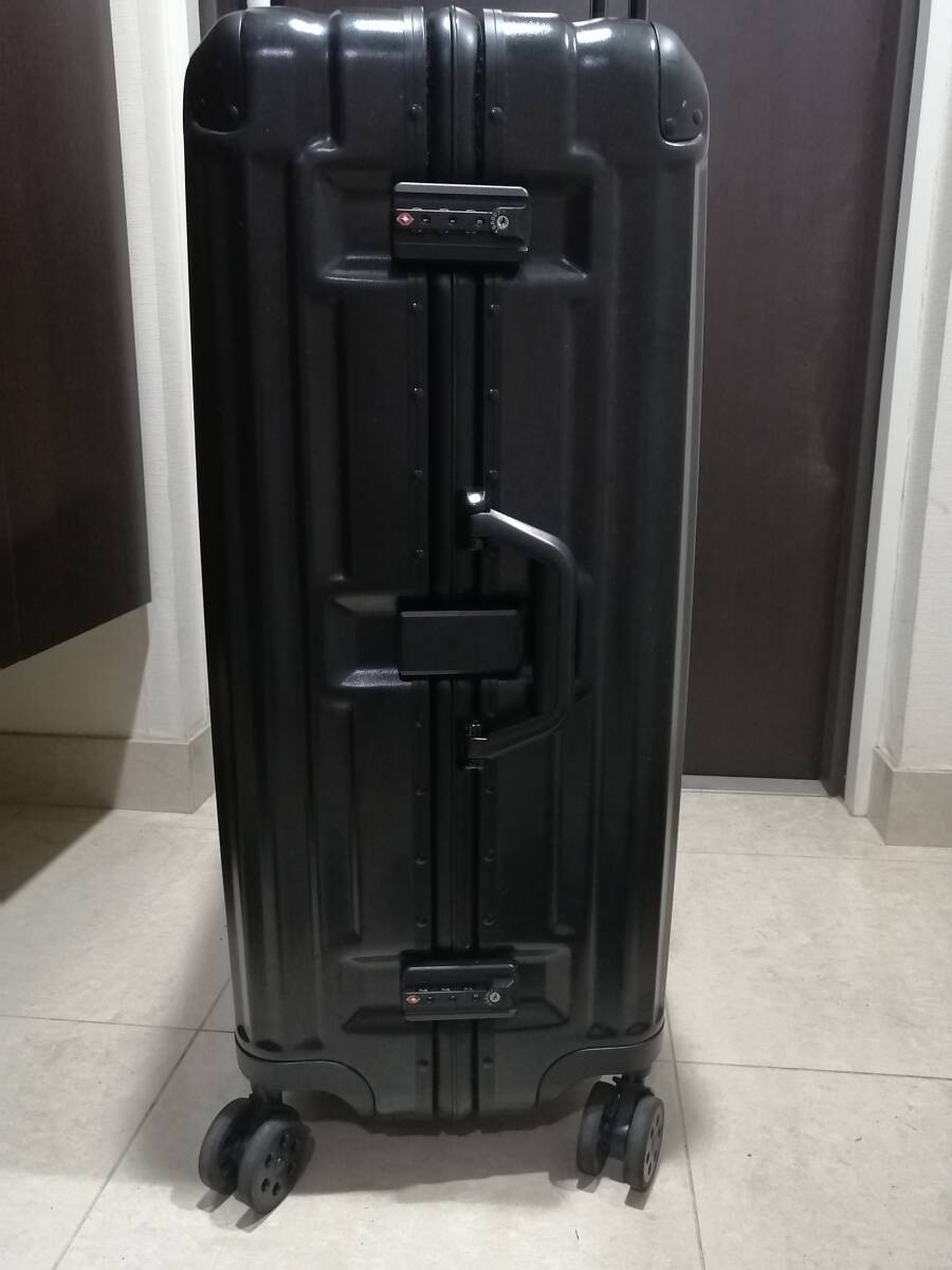 大型スーツケース、黒、ナンバーロック２個所。3泊旅行に一度使用_ナンバーロック２個所