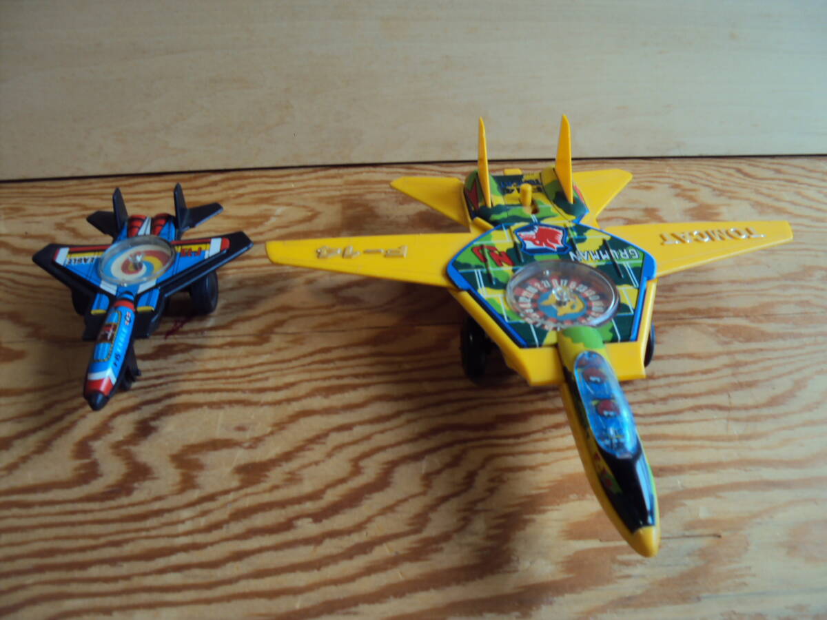 Две игрушки Jet F14 и F15