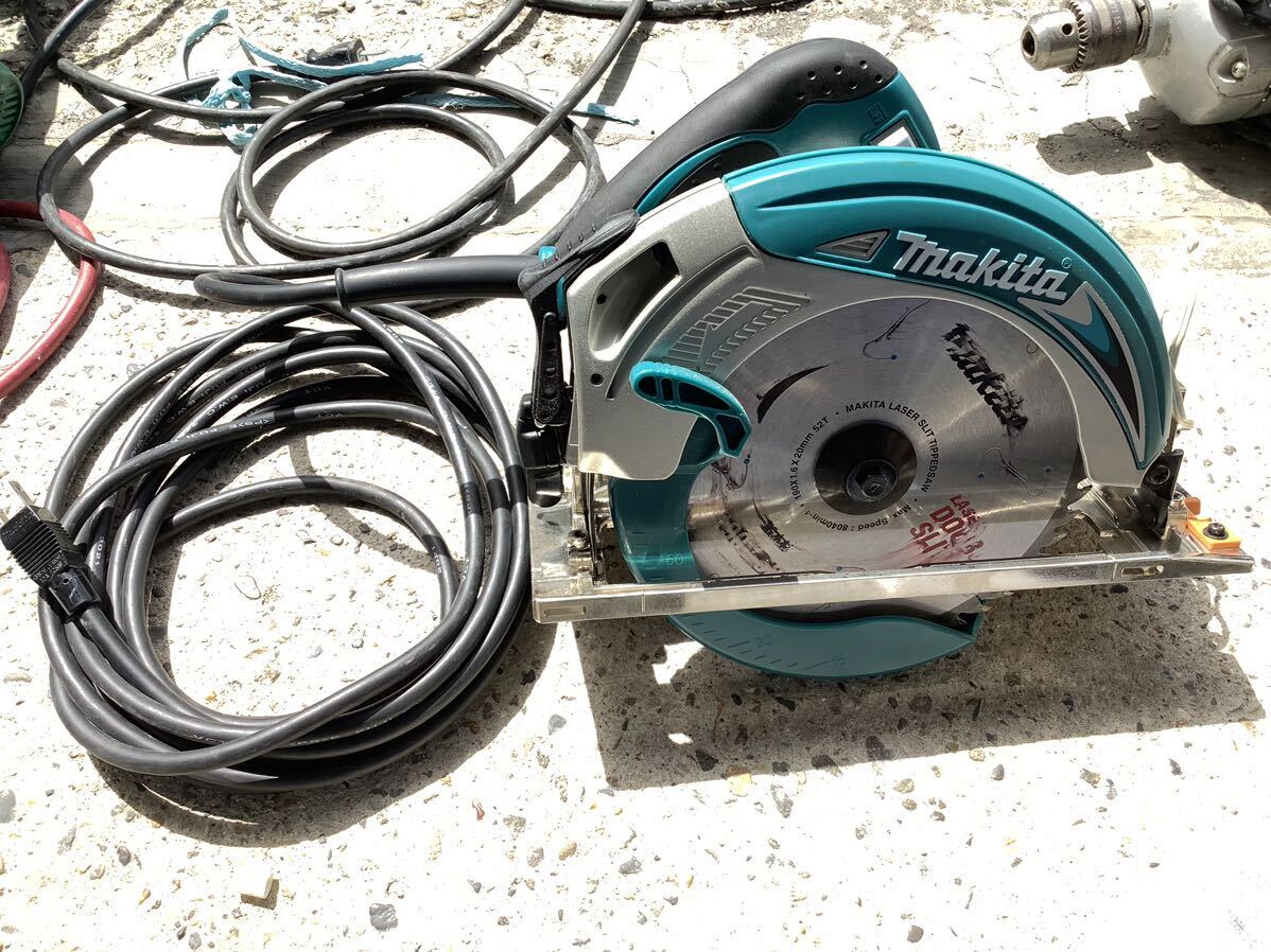 1円スタート♪ makita マキタ 5837BA 190mm マルノコ電気マルノコ 電動工具 別途出品中♪ 100v 12A 1140W 通電OK♪の画像1