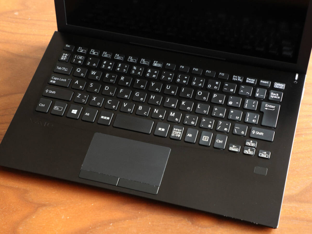 VAIO S11 ALL BLACK EDITION Core i7 16GB 未記入保証書・書類・元箱付き（ワンオーナー）11.6型 フルHDノートパソコン軽量 1円スタート！_画像6