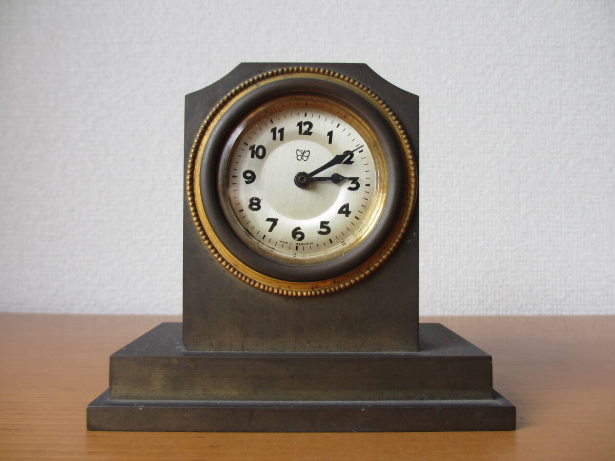 アンティーク ドイツ製 置時計 真鍮製 機械式 古道具 ゼンマイ式 ガラス 枕時計 手巻 古美術品の画像1