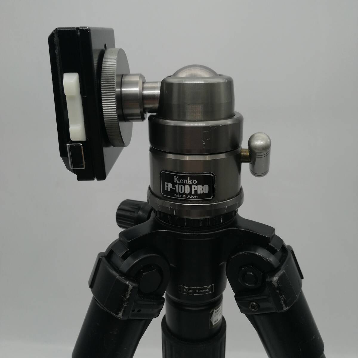 t2760 三脚 SILK スリック PRO804CF カーボンファイバー ケース付き VARIABLE BALL JOINT HEAD 5774 2個セット 現状品 中古品 光学機器の画像10