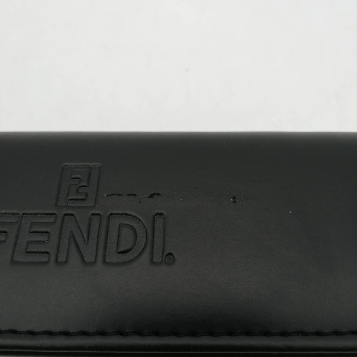 y2627 FENDI フェンディ 腕時計 空箱 ウォッチ ケース 中古品 現状品 黒 ブラック 保存箱 ギフト ボックス 収納 小物 時計 ウォッチ_画像4