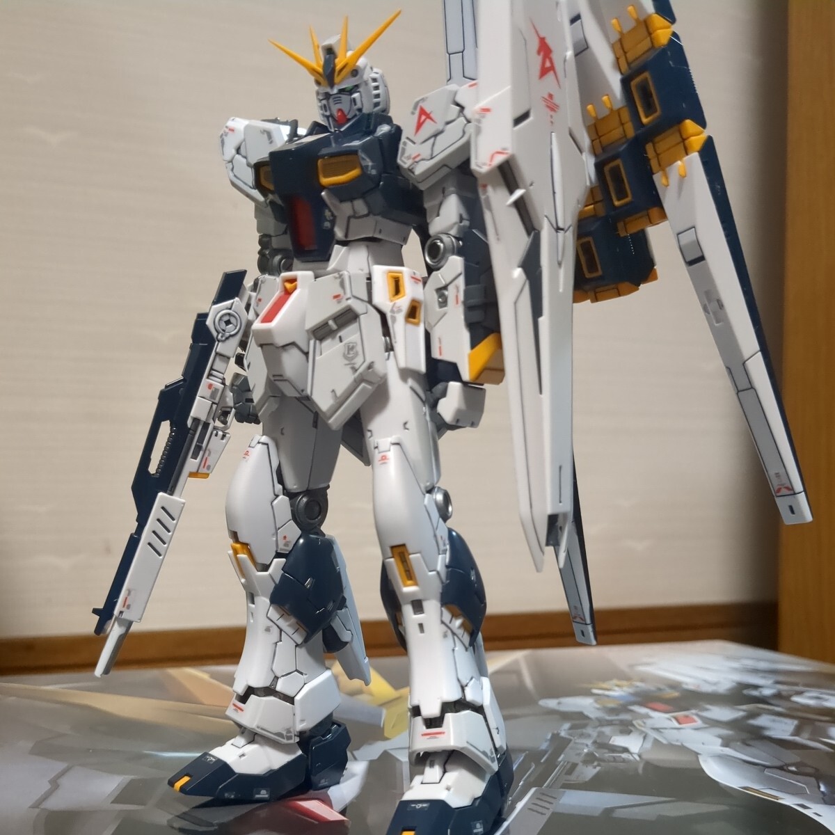 RG 1/144 RX-93 νガンダム 塗装完成品_画像2