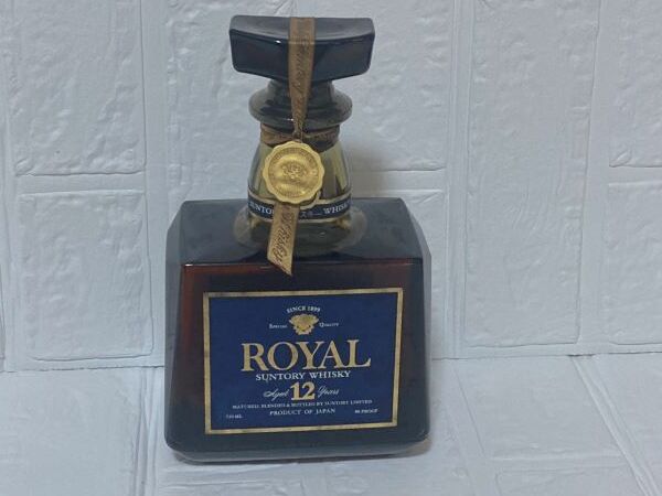 ROYAL 12年 ブルーラベル サントリー 末開栓 貴重品の画像1