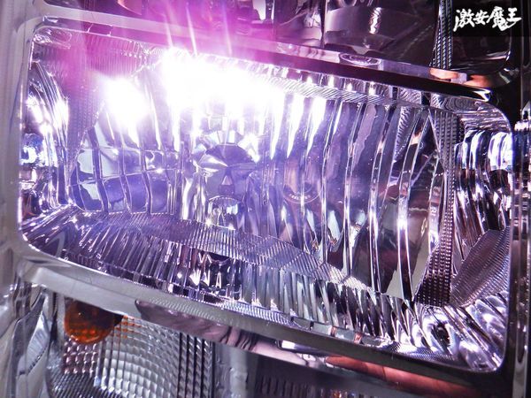 美品☆ スズキ純正 DA17W DA17V エブリィ ワゴン バン HID キセノン ヘッドライト ヘッドランプ 右 運転席 LE14C6329 棚I7の画像2