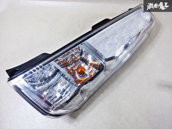 点灯OK！！スズキ純正 MH44S ワゴンR スティングレー LED テールランプ テールライト 左右 TOKAIDENSO 35603-72M1 即納 棚R6の画像2