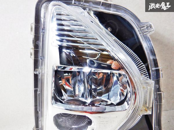 点灯OK！！トヨタ純正 ZVW50 プリウス 前期 LED フォグランプ フォグライト 右 運転席 KOITO 47-83 即納 棚D10E_画像2