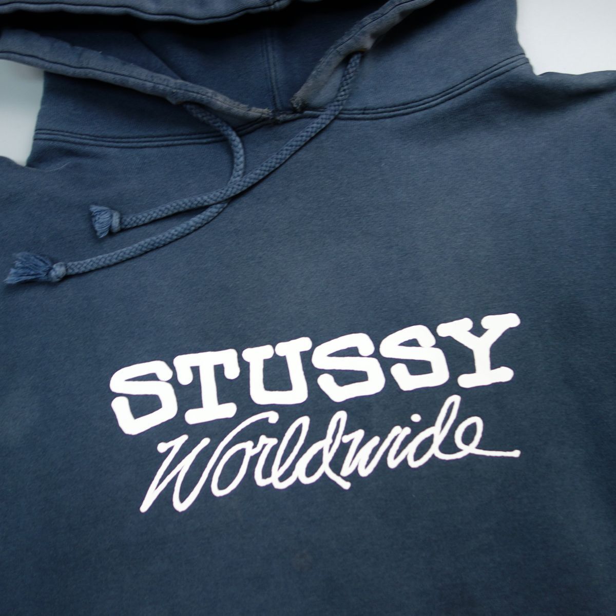 00s STUSSY ステューシー ロゴプリントスウェットパーカー M メンズ ネイビーフェードの画像3