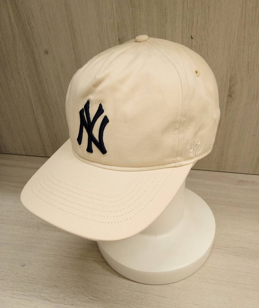 KITH/キス/キャップ/for 47 New York Yankees Hitch Snapback/オフホワイトの画像1