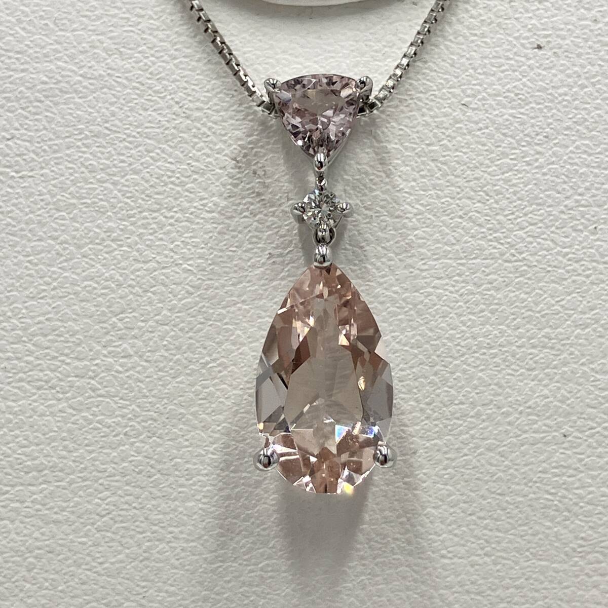 K18WG カラーストーン ネックレス 3.57ct ダイヤの画像1