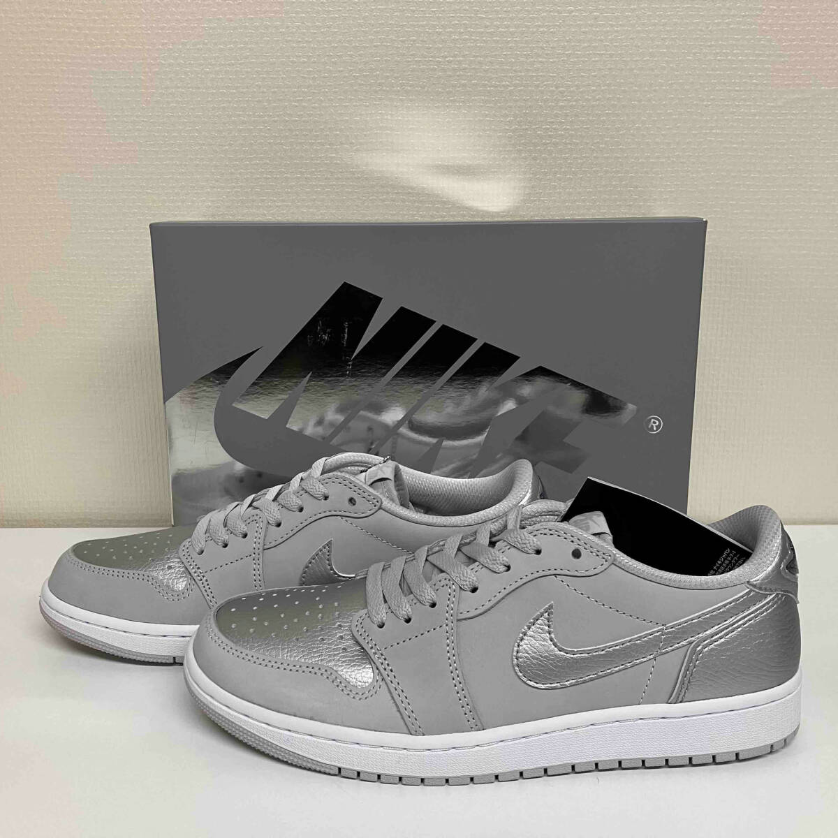 NIKE AIR JORDAN 1 RETRO LOW OG SILVER NO BRIEFCASE ナイキ エアジョーダン 1 ロー シルバー ケースなし CZ0790-002 サイズ27cmの画像1