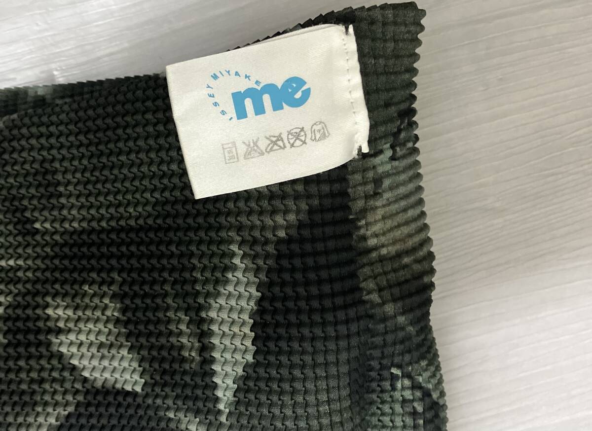 me ISSEY MIYAKE ミー イッセイミヤケ MI93FJ471 長袖Tシャツ・カットソー ブラック グレー 花柄_画像5