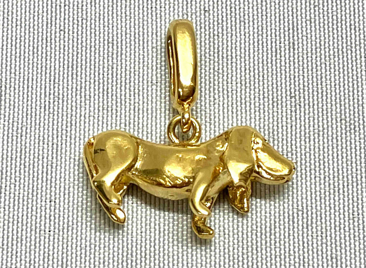 輝く高品質な K18 犬モチーフ H0.9×W1.4cm 2.4g ペンダントトップ その他