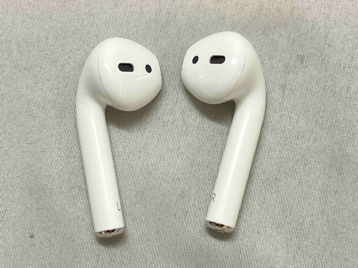 Apple AirPods with Charging Case MV7N2J/A イヤホン(18-01-09)_画像3