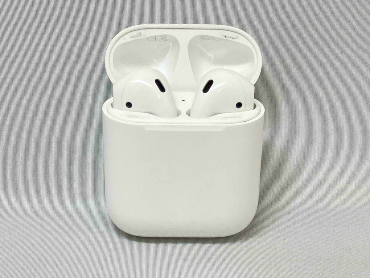 Apple AirPods with Charging Case MV7N2J/A イヤホン(18-01-09)_画像1