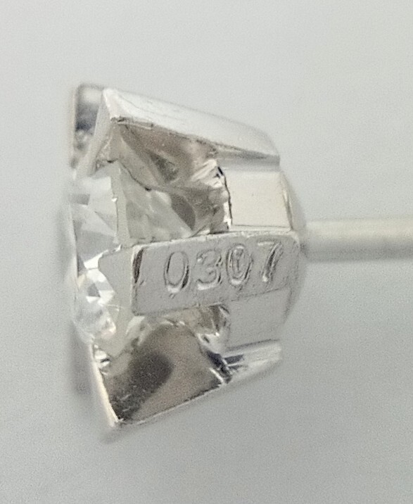 ジャンク ダイヤモンド ピアス 各0.307ct キャッチPt900_画像7