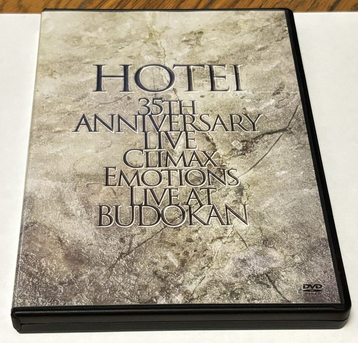 音楽 邦楽 ロック 布袋寅泰 DVD HOTEI 35TH ANNIVAERSARY LIVE CLIMAX EMOTIONS LIVE AT BUDOKAN 中古。DVD版 2DVDの画像1
