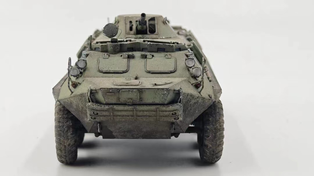 1/35 ロシア軍 BTR-60PB 兵員運送車 組立塗装済完成品_画像4