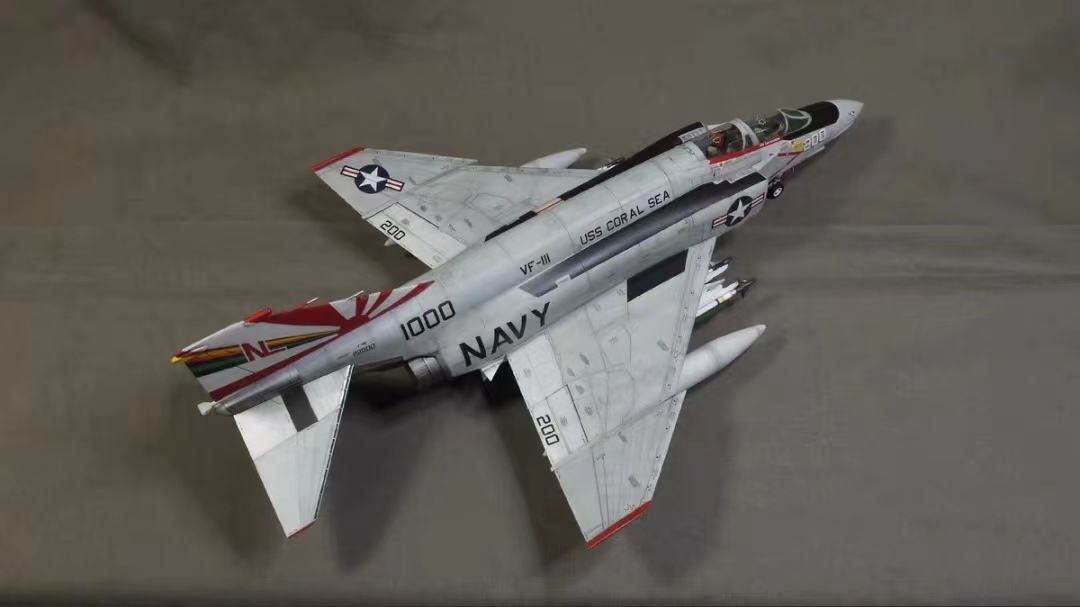 1/72 アメリカ海軍 F-4 ファントム 組立塗装済完成品_画像3