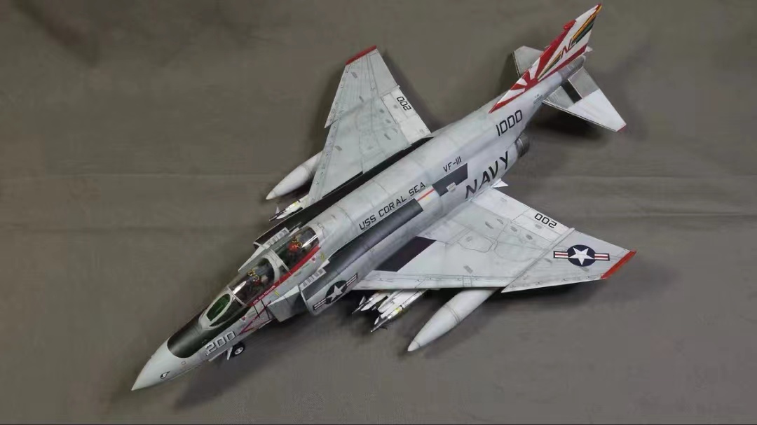 1/72 アメリカ海軍 F-4 ファントム 組立塗装済完成品_画像4