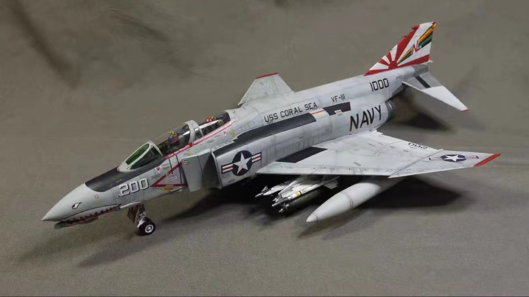 1/72 アメリカ海軍 F-4 ファントム 組立塗装済完成品_画像1