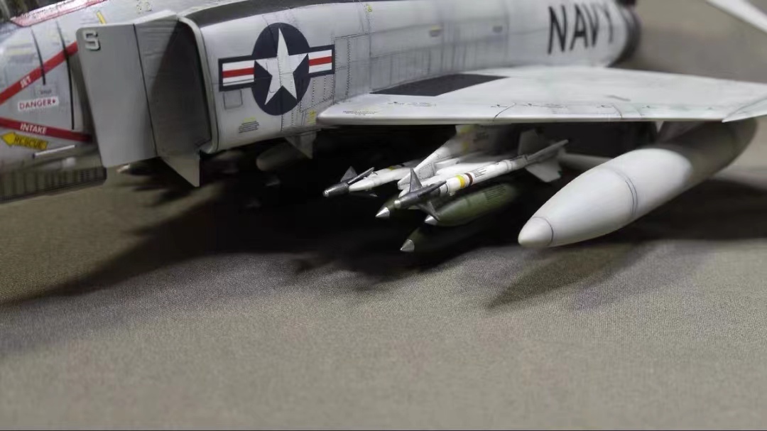 1/72 アメリカ海軍 F-4 ファントム 組立塗装済完成品 プラモデル 1/72 アメリカ海軍 F-4 ファントム 組立塗装済完成品 プラモデル