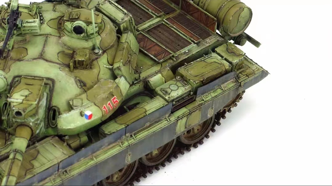 1/35 ロシア軍 T55AM2B 主力戦車 組立塗装済完成品 _画像3