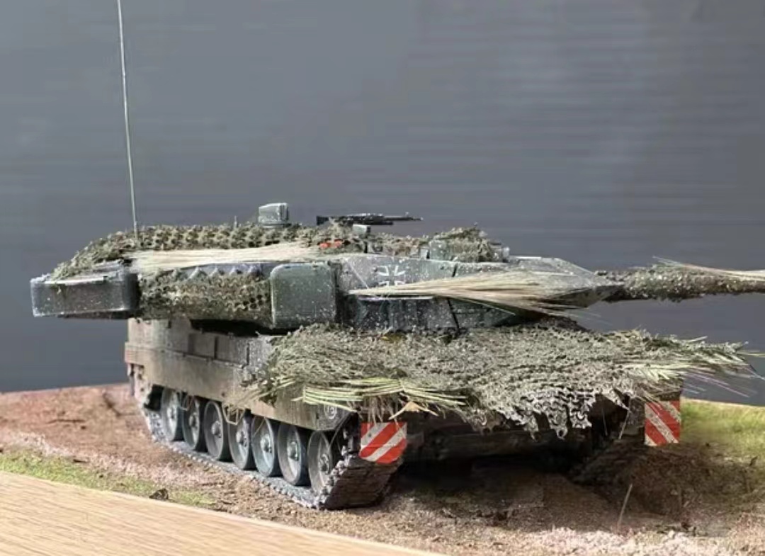 1/35 ドイツ軍 レオパルト2A7V 主力戦車 組立塗装済完成品_画像5