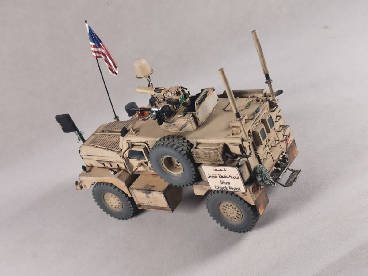 1/35 アメリカ軍 クーガー 6×6 MRAP 地雷廃除装甲支援車 組立塗装済完成品_画像8