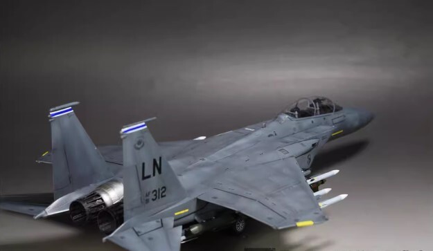 1/48 アメリカ空軍 F-15E 組立塗装済完成品_画像2