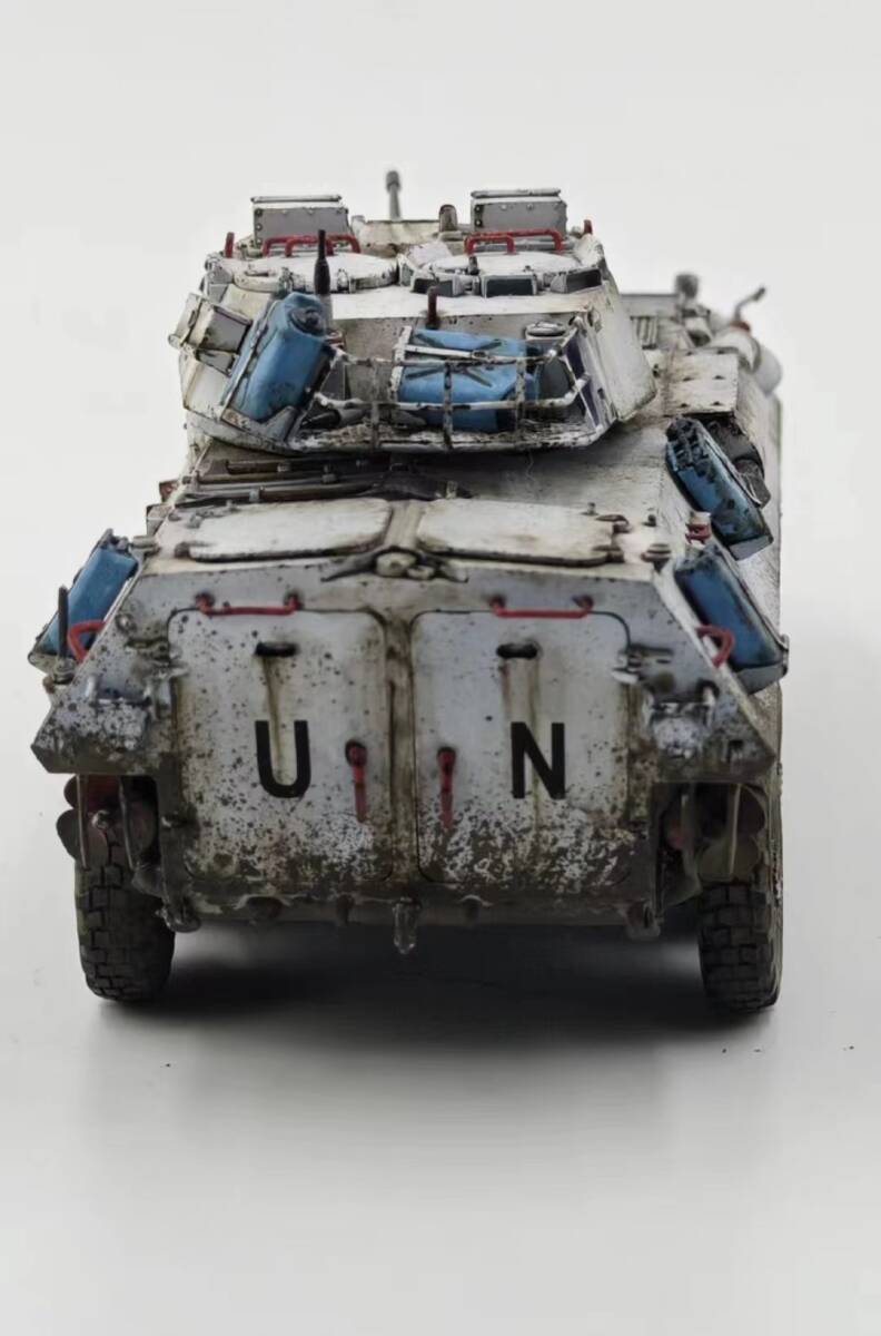 1/35 アメリカ LAV-25 8×８装輪装甲車 組立塗装済完成品_画像4